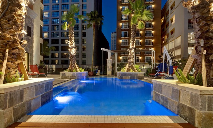 Main - Military Plaza Hotel | Hampton Inn & Suites San Antonio Riverwalk