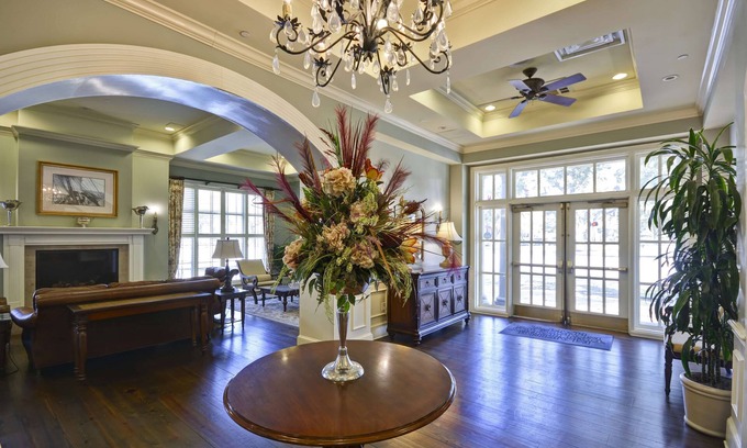 Yamacraw Village Hotel | Hampton Inn & Suites Savannah Historic District