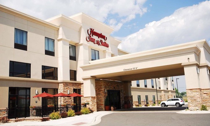 Buffalo Hotel | Hampton Inn & Suites Buffalo