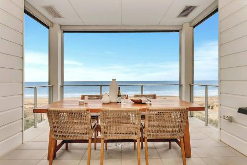 Moana Apartamento | Hamptons at Moana - Panoramic Beachfront Living