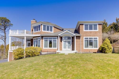 Shinnecock Hills Casa | Hamptons Home Near Beaches with Pool and Water Views!