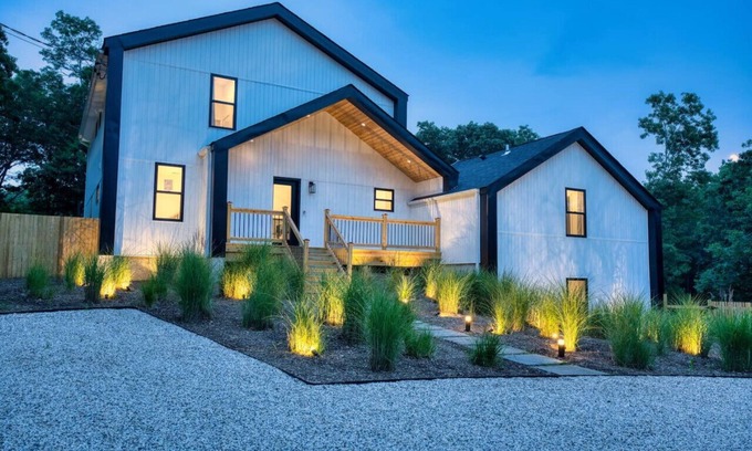 North Sea Casa | Hamptons Modern Retreat NEW CONS