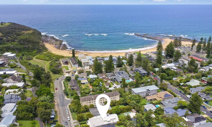 Mona Vale Casa | Luxury Beach House - Footsteps to Beach
