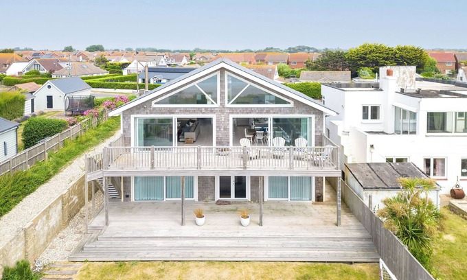 Wittering Casa | Hamptons Style Lux Beach house