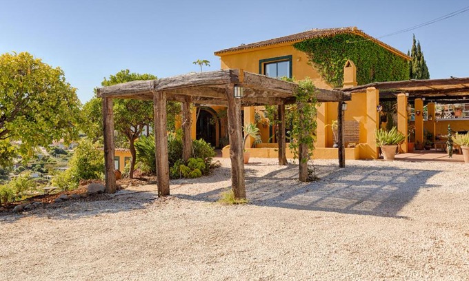 Nueva Milla de Oro Casa | Hanami Finca Cumbres Borrascosas