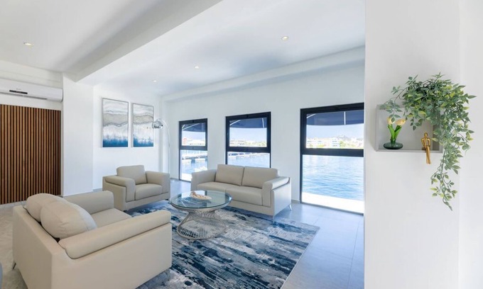 Pietermaai District Apartamento | Handelskade’s Elegant Historic Penthouse