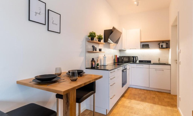Holzgerlingen Apartamento | Handmade I Modern I Luxury I Kitchen I Home Office I Parkplatz