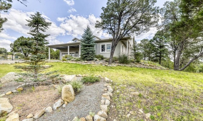 Alto Apartamento | Hands Down Retreat: Alto Luxe/Hot Tub/ Views/Quiet