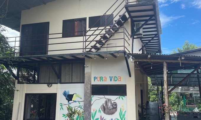 Parrita Casa | LUNA DE MIEL JUNGLA HOGAR AC + PISCINA + ZIPLINE