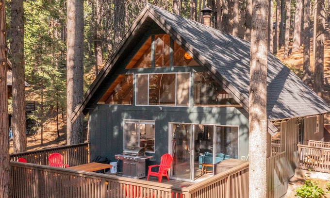 Dorrington Chalet De Esquí | Hangtree Hangout Pet Friendly w/ Lake & Rec Center Access!