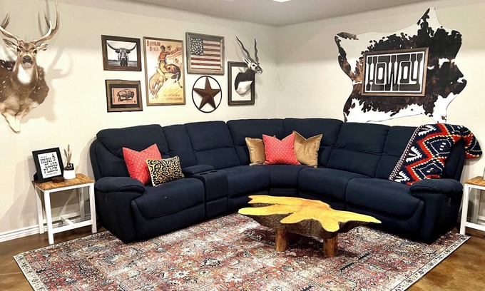 Lampasas Casa | Hankins’ Hideaway: Spacious 3BR Western Lodge w/ Modern Amenities in Lampasas