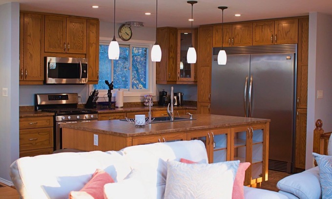 Quinte West Casa | Hanna’s Paradise - A Cozy Private Getaway