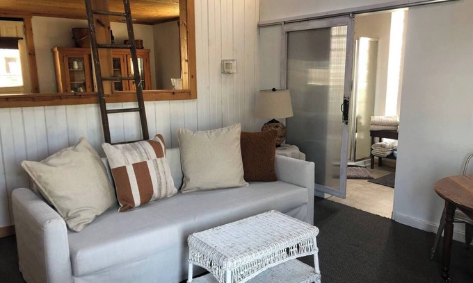 Liberty Cabaña | Hannah's Creek Farm Cottage