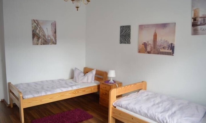 Roedental Apartamento | Hannah vacation apartment with balcony terrace and cozy garden furniture