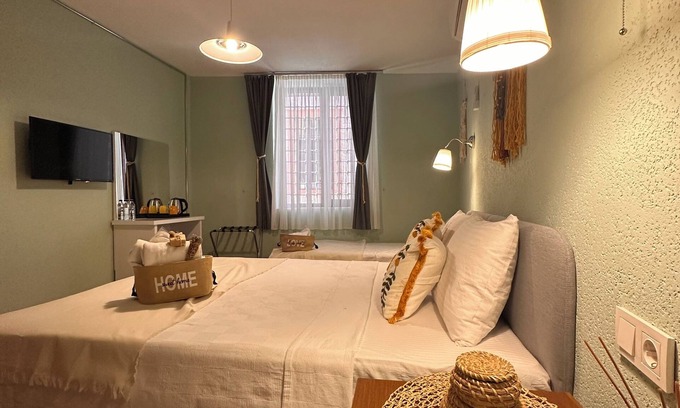 Ayvalik City Center Casa | Hanole Macaron Guest House