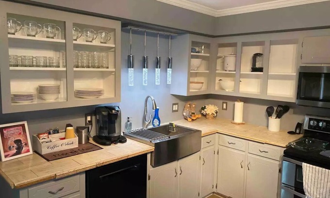 Seneca Casa | Hanover Haven 1 BR/1 Bath