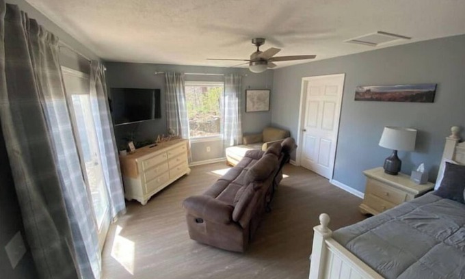 Seneca Casa | Hanover Haven 3 BR/2 Bath