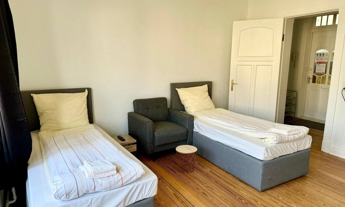 Neumuenster Casa | Hansaring 11 W2 - 3 bedrooms