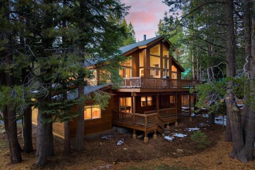 Truckee Casa | Hansel by AvantStay Pool Table 5mins to Skiing