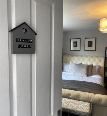 Hinckley Casa | Hansom House