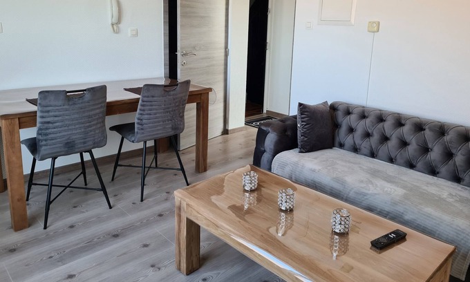 Dampremy Apartamento | Happiness free wifi and parking, 15 min airport and 5 min metro