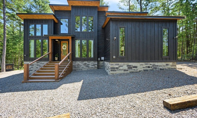Pickens Cabina | Happy Bears Cabin / Hot Tub, Playset, Arcade/Only Cabin on Cul de Sac