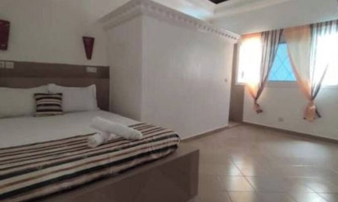 Ngaparou Apartamento | Happy Bien être Accommodation 2 bedrooms, living room with 2 bathrooms