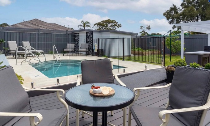 Culburra Beach Casa | Happy Dayz – Comfortable accommodation with pool