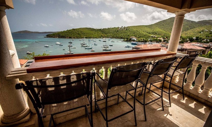 Great Cruz Bay Condominio | Happy Does- 1 BR Grande Bay Unit with Stunning Views of Cruz Bay! Walk to town!