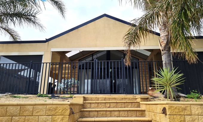 Wallaroo Casa | Happy Gilmore, Wallaroo