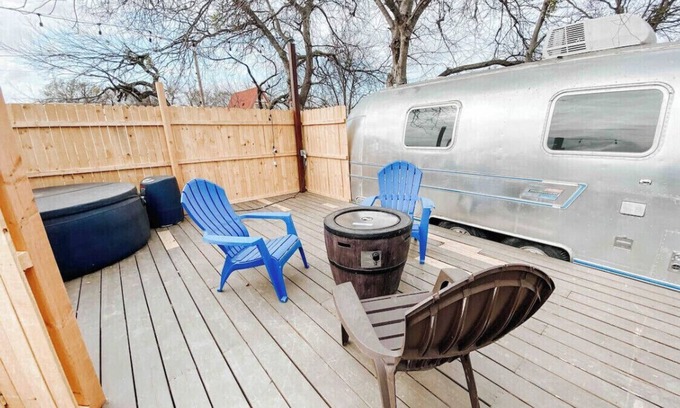 Graford Casa | Happy Glamper ☀️🎣 👙- w/ Hot Tub at Possum Kingdom