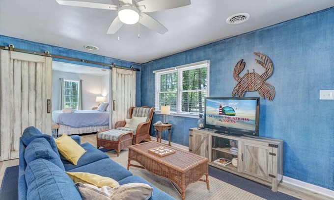 Piney Island Casa | Happy Hideaway on Chincoteague - Closest community to the Beach!
