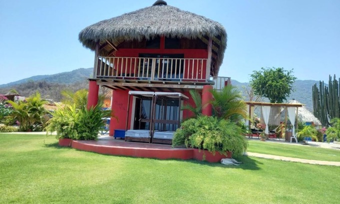 Chimo Hotel | Happy Hill