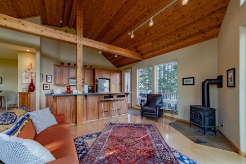 Shelter Cove Casa | Happy Hill Retreat