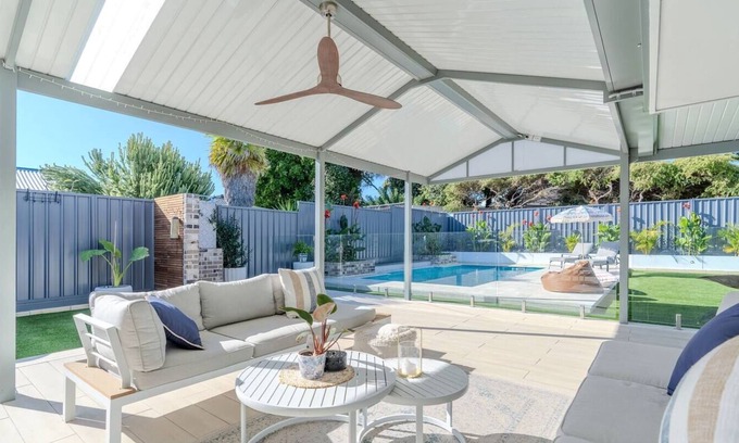 Connolly Casa | Happy Holiday Haven