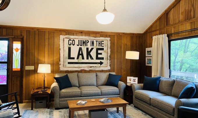 Hiawassee Casa | "Happy Hours" Family Lake Front Home w/ Private Dock