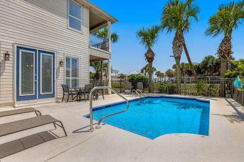 Crystal Shores Casa | Happy Hours