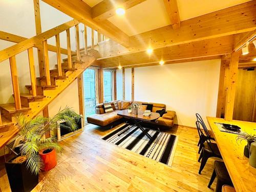 Kutchan Hotel | Happy House Niseko