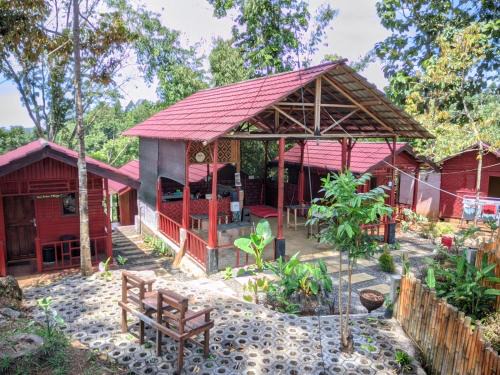Argosari Cabina | Happy Monkeys Village