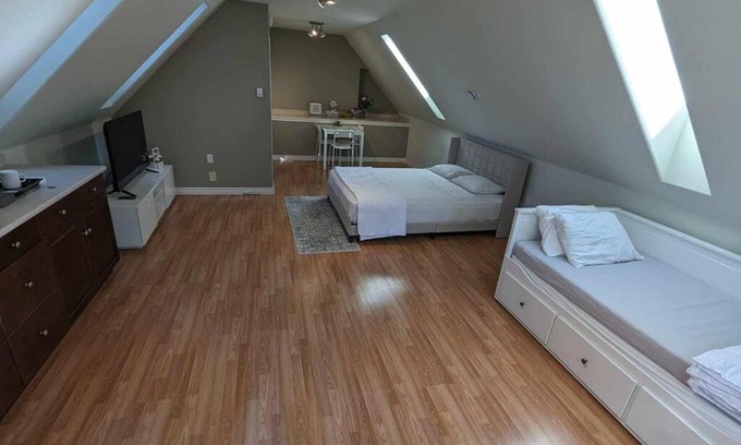 Halifax County Apartamento | Happy Moose Guest Suite