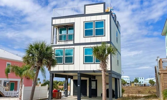 Mexico Beach Casa | Happy Ours with Elevator – Rooftop Views & Beach
