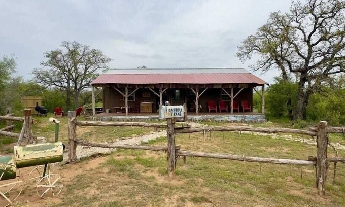 Voca Cabina | Happy Trails Cabin - Sleeps 5 Adults, 4 Children