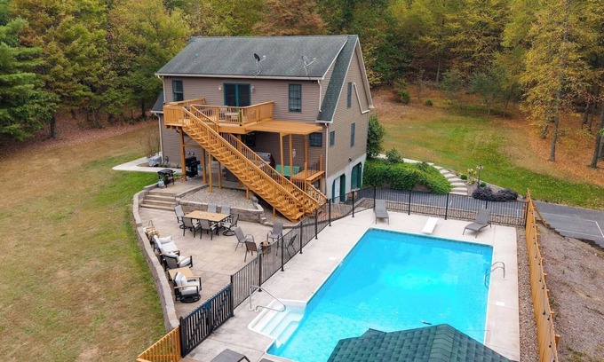 Cocolamus Casa | Happy Trails House