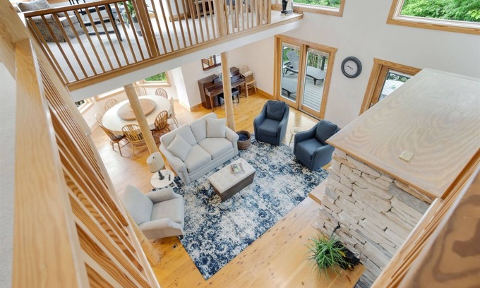 Pickens Casa | Happy Trails: Jacuzzi, Lookout Tower, Views!
