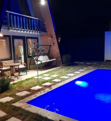 Sapanca Chalet De Esquí | HappyHouse Bungalov Three-Room, SW POOL with lake view, Sapanca B1