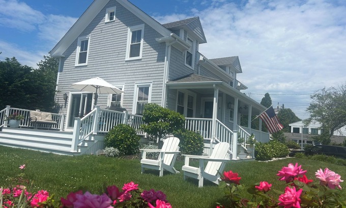 Dartmouth Cabaña | Casita frente al puerto en el corazón de Padanaram Village