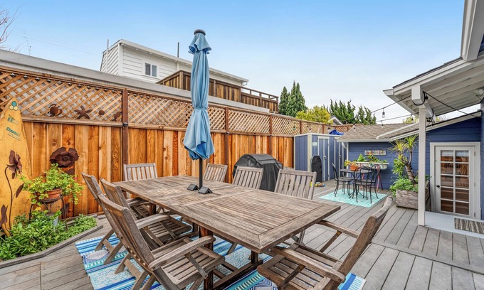 Eastside Santa Cruz Casa | Harbor Hideaway – Steps to Twin Lakes Beach & the Santa Cruz Harbor