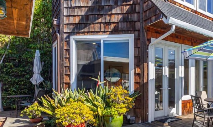Eastside Santa Cruz Casa | Harbor home - with a hot tub!