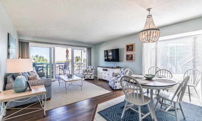 Beachwalk Casa | Harbor Island M118