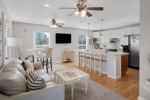 Oceanmarsh Subdivision Casa | Harbor Island 12 Shipwatch Dr